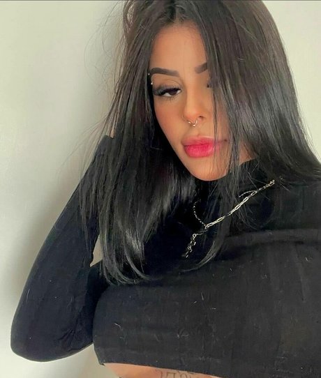 Mah Tavares naked star pics