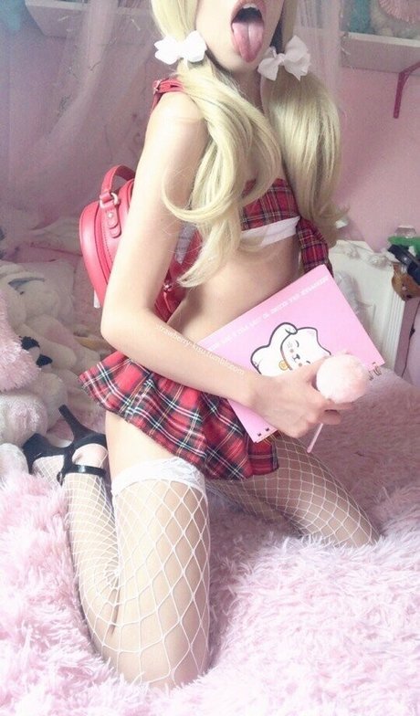 Strawberry kisu best actress pics