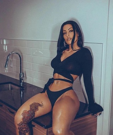 Lapaloma 11 model nudes picture