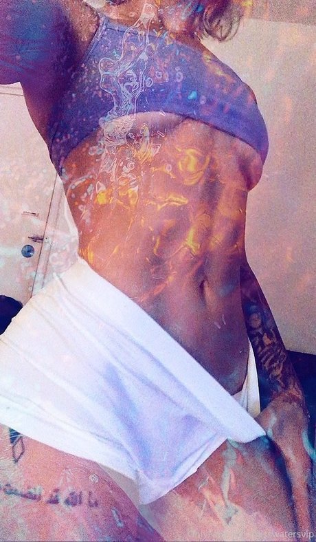 Misswatersvip star erotic pic