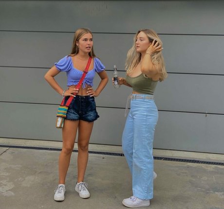 Ruby Pearl Esler hot star photo