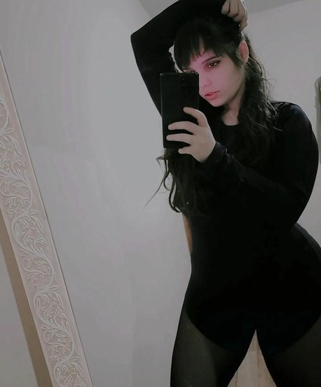 Laysa Meroto nude model photo