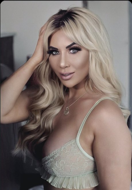 GailScott pornstar erotic photo