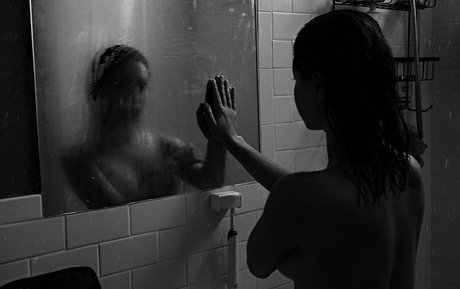 Miratwitch model adult pics