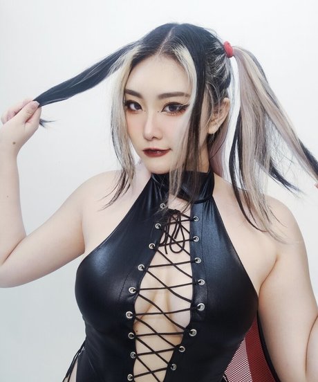 Sunnyvier model naked photos