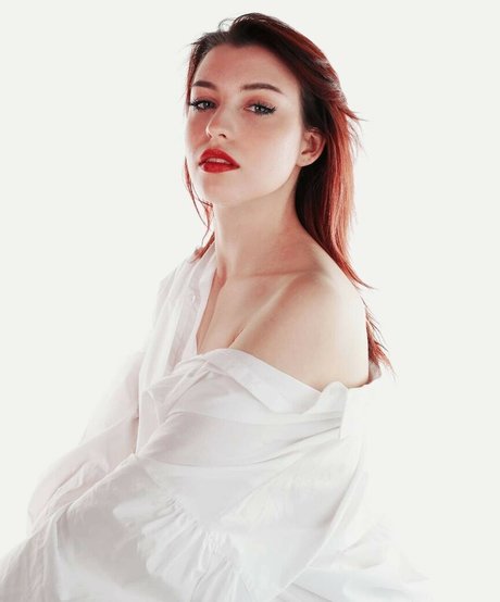 Kaya Solo star pretty archive