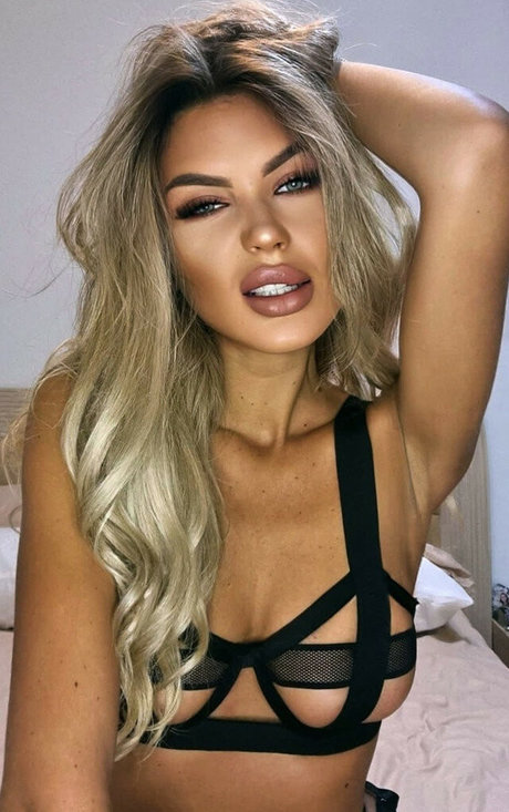 Andreea Diaconud sexy star archive