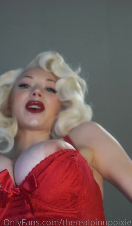 Pineup Pixie erotic model pictures