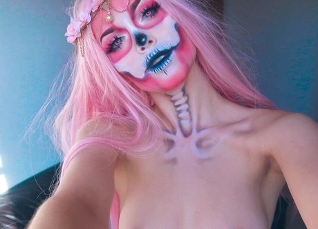 Milkymind nude model pics