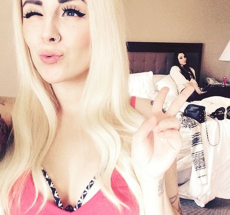 SJ Valenz pornstar xxx pics