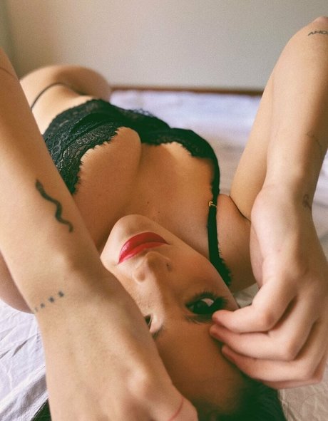 Maria Jose Vargas naked model image