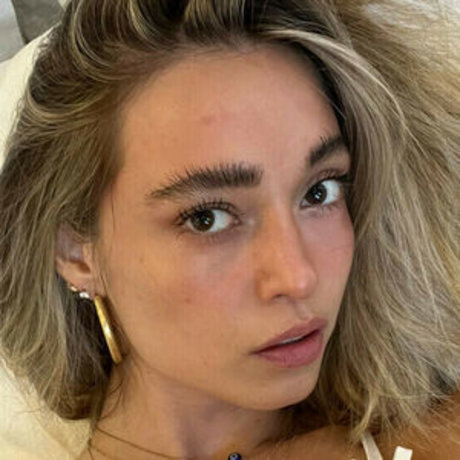 Larissa Schot star sexy photos