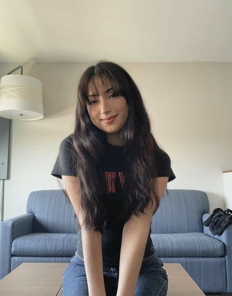 Groupicum nude pornstar image