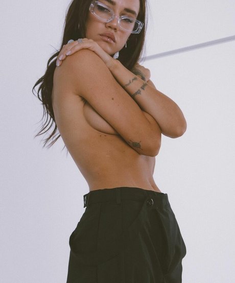 Madeleyn Kurg model pornographic gallery