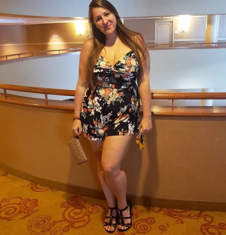 stepmom onlyfans pretty picture