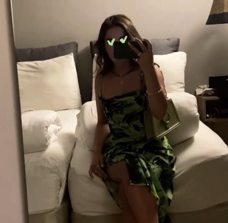 dumps art actress img