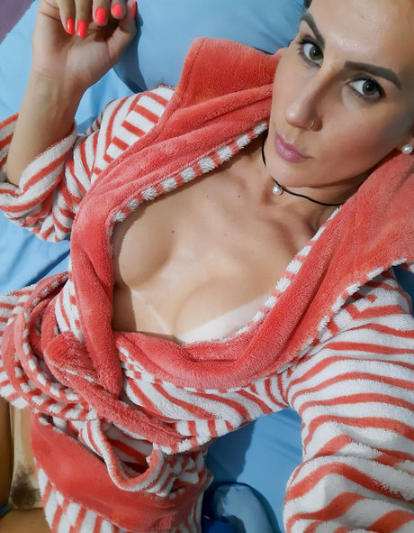 Jacqueline Darley model top archive