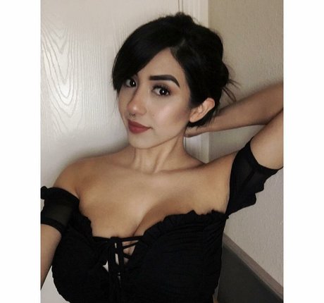 Alexandra Nicole nice actress picture