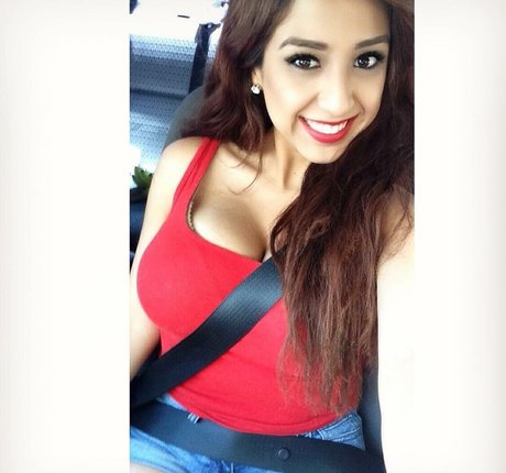 Alexandra Nicole high quality model image