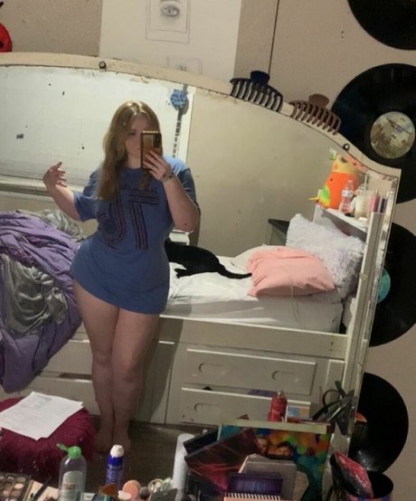 yours___truly___sav1 pornstar erotic photo