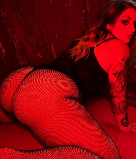 Gwen Deville pornstar top image