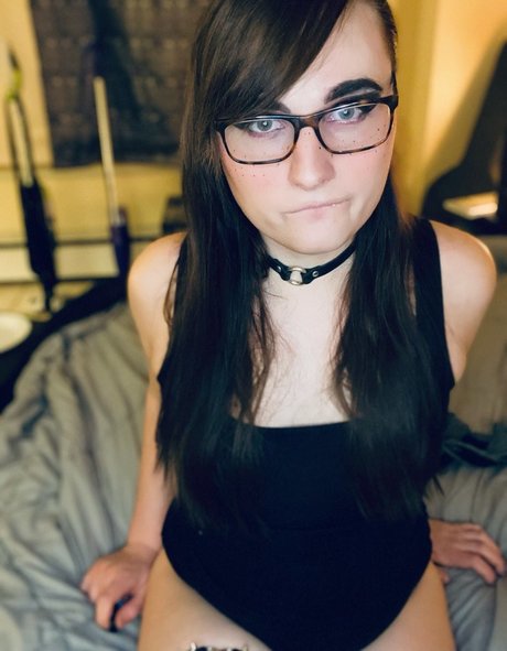 Ava Shade hot pornstar img