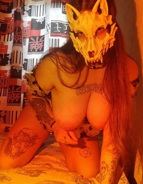 Lara Lepvs model nude photo