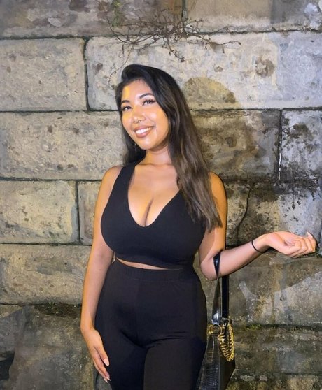 curvy amateur onlyfans adult pictures