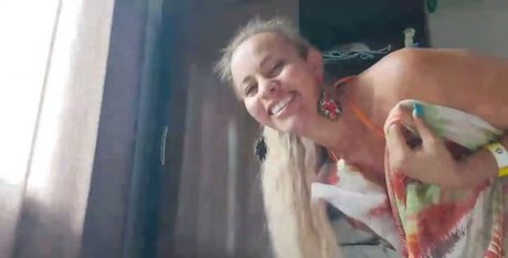 Mc Bandidaficial model sexy picture