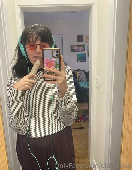 Lotion Wizard porn actress archive