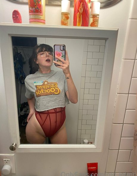 Lotion Wizard pornstar naked pics