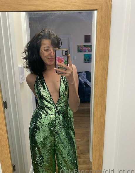 Lotion Wizard erotic actress gallery