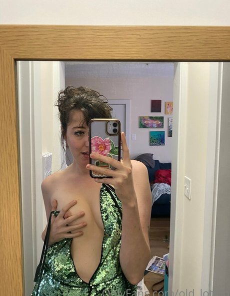 Lotion Wizard model naked pic