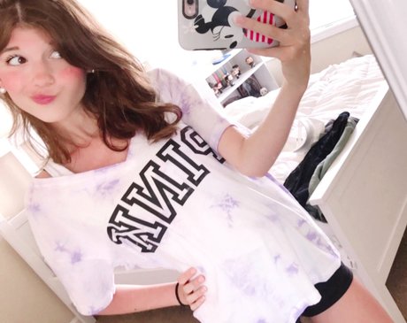 Faeryfawnxx pretty pornstar img