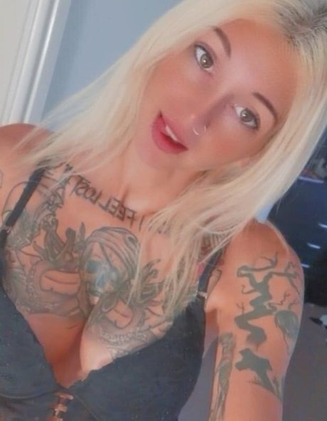 arkhamrose1912 sexy pornstar picture