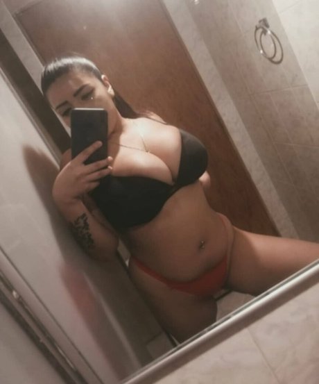 Kimberly Hdeez exclusive pornstar photos