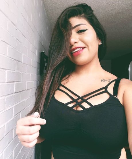 Kimberly Hdeez pretty pornstar pic