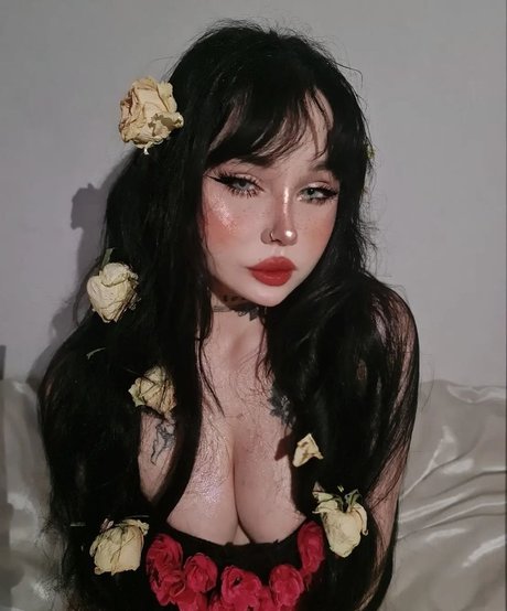 SaltyBxxbe sexy model photo