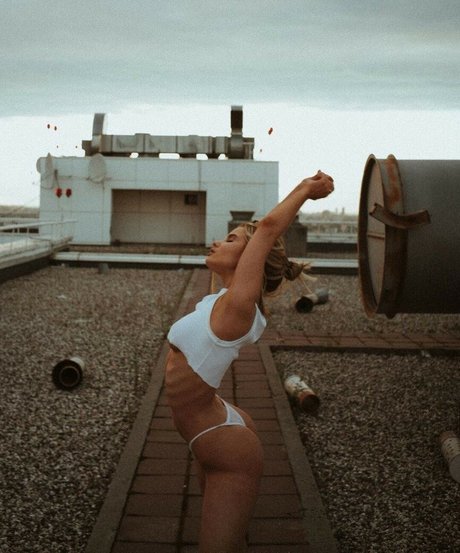 Ekrnw art actress pictures