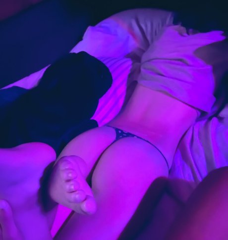 Elliemine sexy model gallery