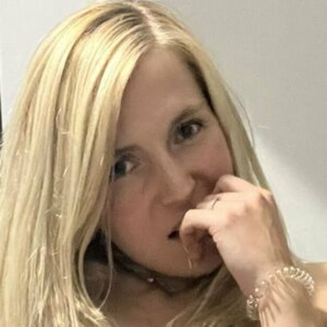 Chloe Duval beautiful star galleries