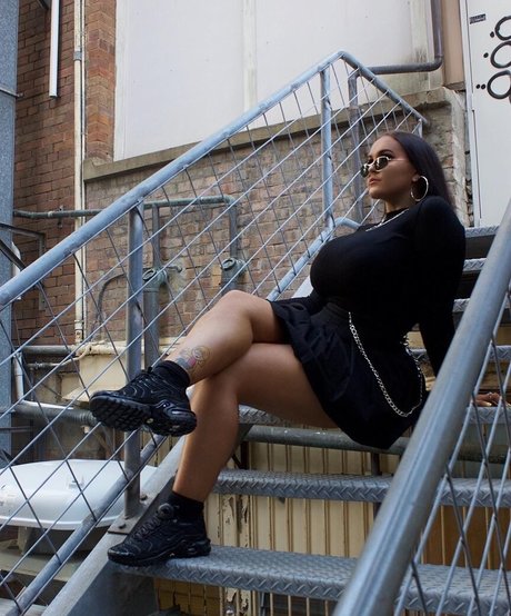 Tayla Cooper exclusive pornstar images