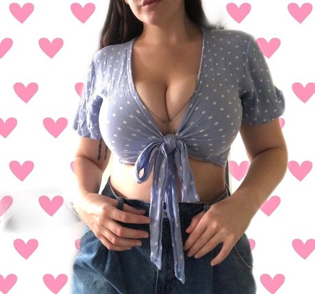 Tayla Cooper erotic pornstar img