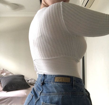 Tayla Cooper hot star img