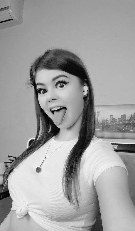 Sophia Wonder naked actress image