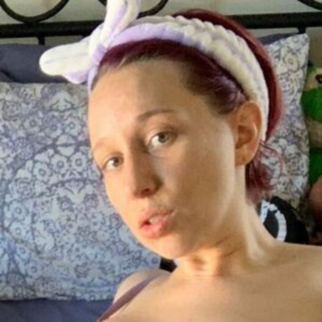 Caitlin Zielinski top model pics