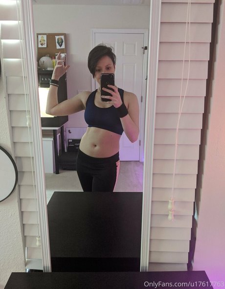 Elysia Griffin Patreon erotic model archive