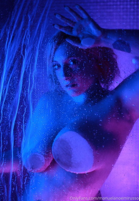 Manuelanoemirusso model art images