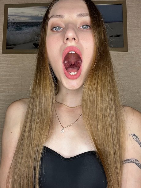 Nelly Giantess free pornstar gallery