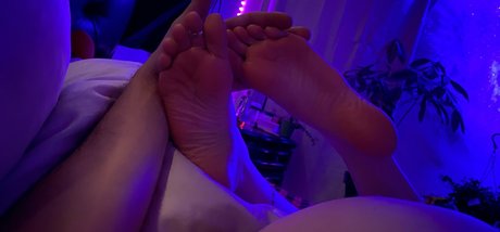 WaifuFeetMilk porn star galleries